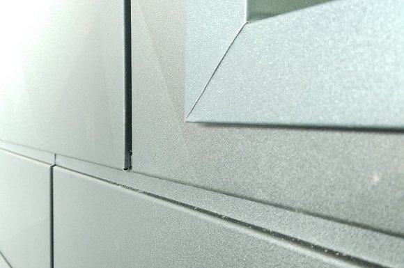Bardage et embrasure de fenêtre en aluminium