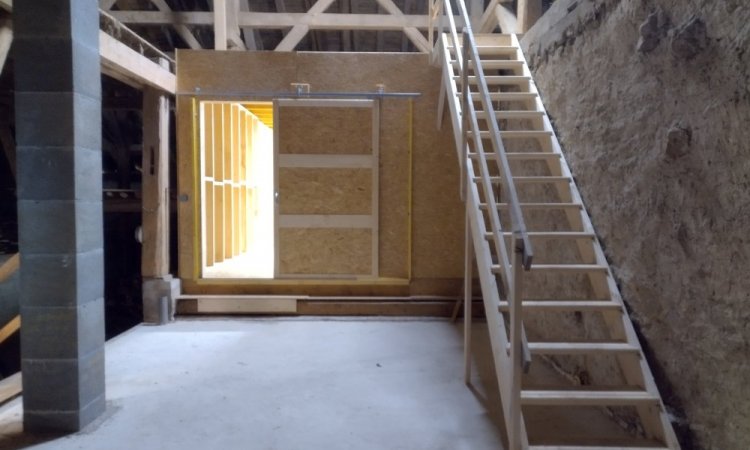 Création escalier bois interieur grange